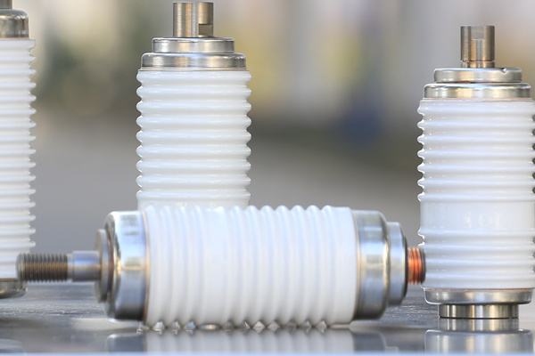 怎樣解決真空滅弧室的漏氣問題？